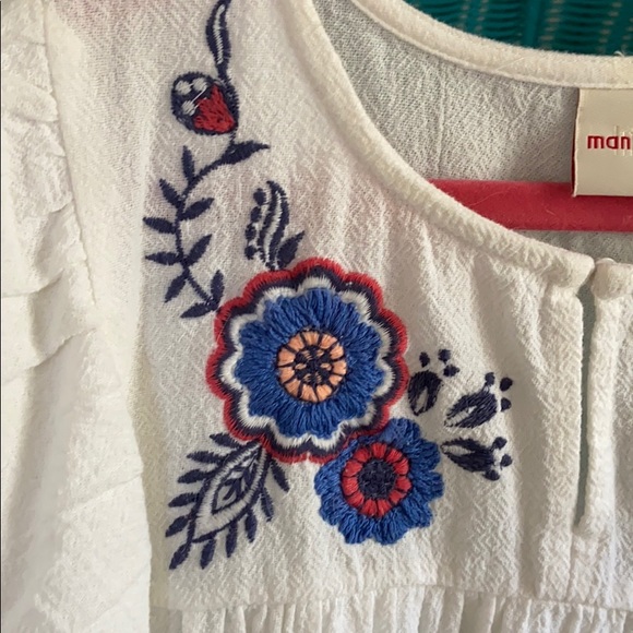 White ruffled elegant shirt with floral accents - Picture 3 of 5